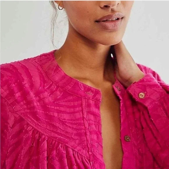 Free People Can't Stop Dreaming Oversized Sz XS Vibrant Pink Textured Blouse - Picture 1 of 11